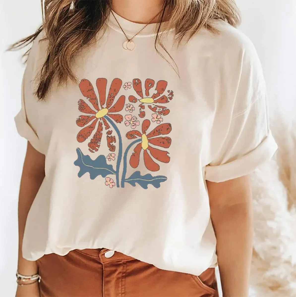 Floral Graphic Shirt Women Boho Wildflowers Tee Vintage Flower Tshirt Round Neck Loose Casual Short Sleeve Tops