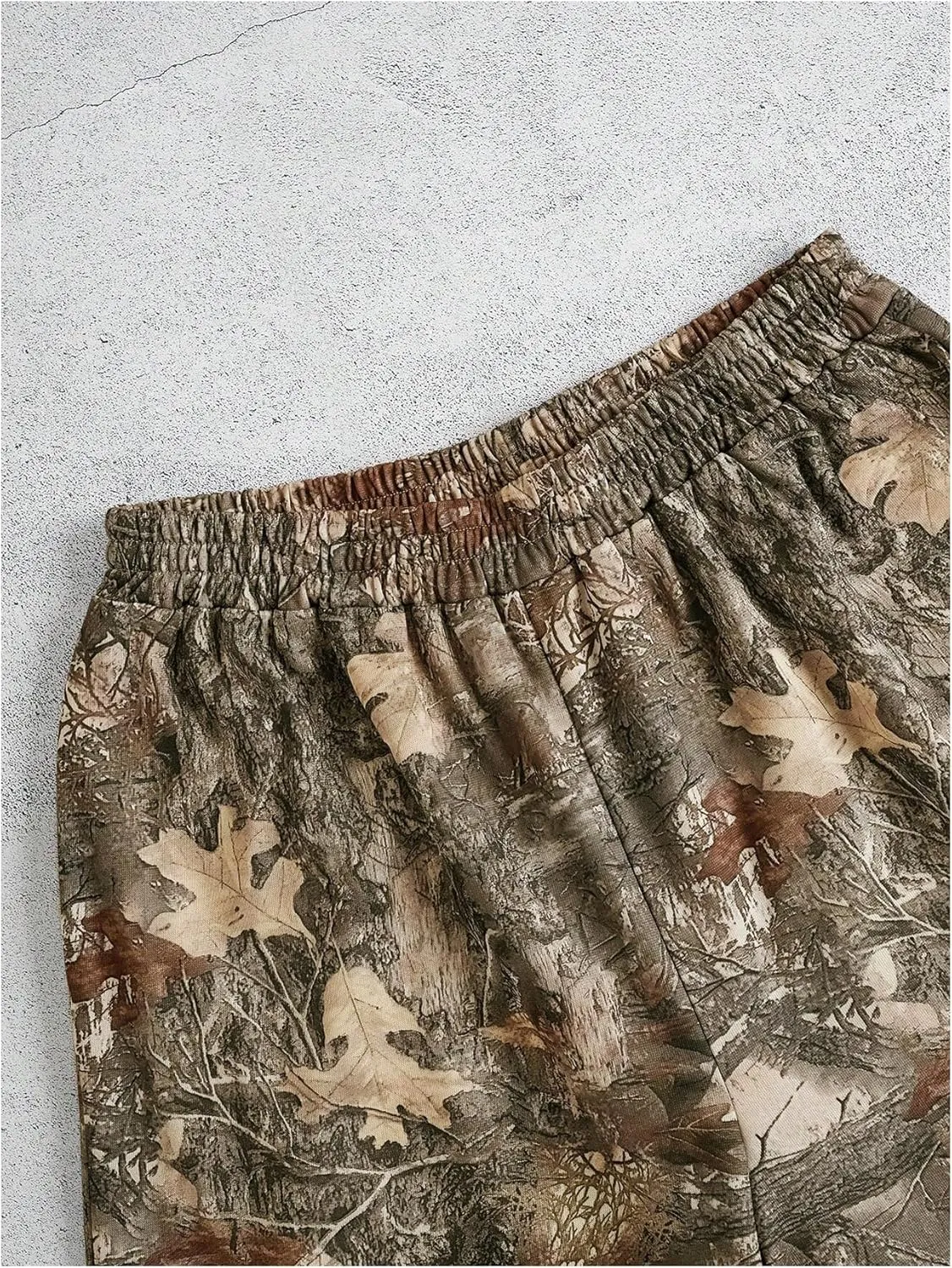 GORGLITTER Men's Camo Pants Y2K Wide Leg Baggy Elastic Waist Stacked Pants Streetwear