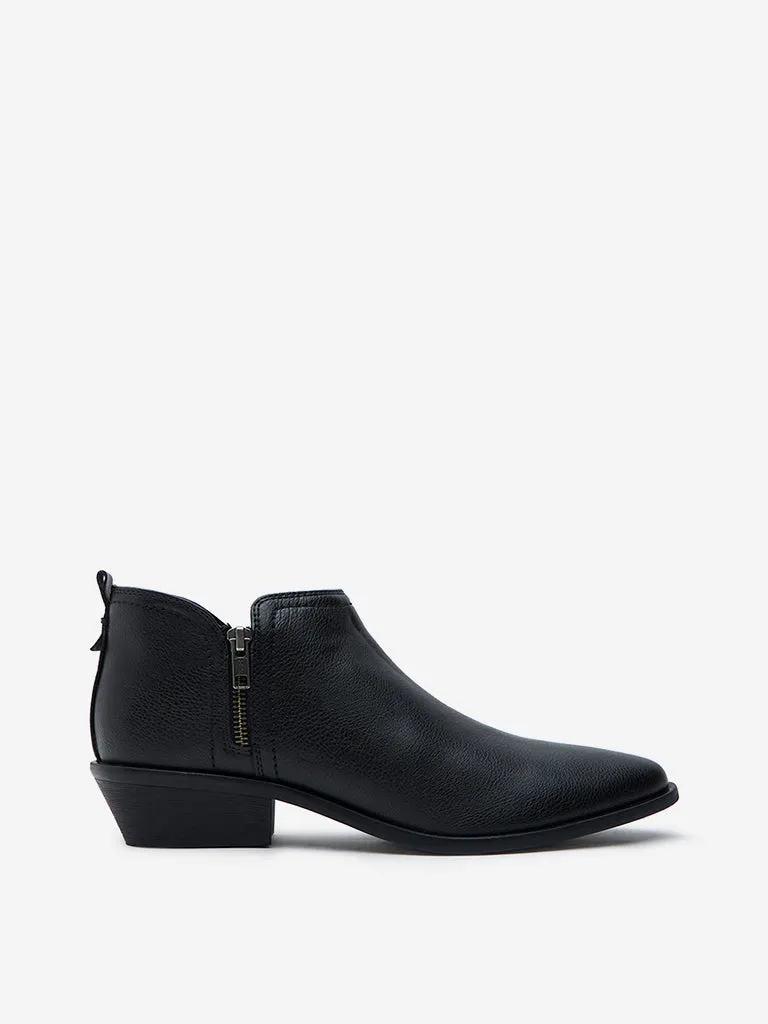 LUNA BLU Black Faux-Leather Boots