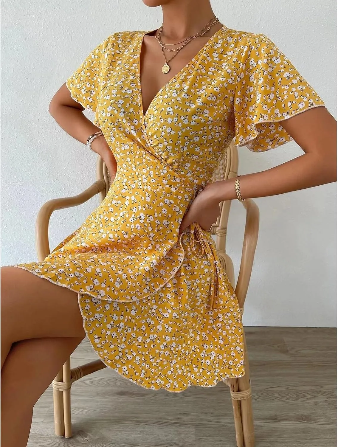 Sexy Dresses for Women V Neck Short Sleeve Casual Short Summer Dresses Boho Ruffle Tie Waist Flowy Floral Mini Dress